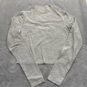 Lululemon all aligned mock neck size 10 long sleeve cropped grey white